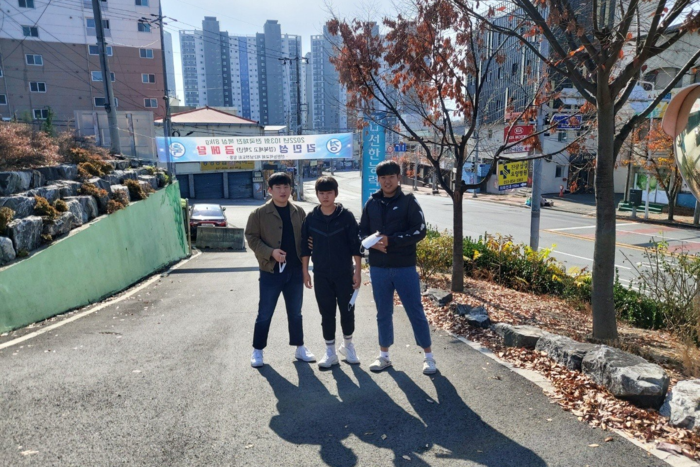 형제가 잇따라 한국체대에 입학하고 국가대표로도 활약하는 등 경북 경산의 복싱 3형제가 화제다. 그 주인공인 김민성, 준성, 해성. <김형구씨 제공>