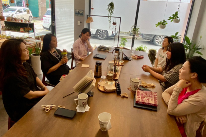 2023년 대구 수성구 황금동 진책방에서 영어원서 읽기 모임이 진행되는 모습. <영남일보DB>