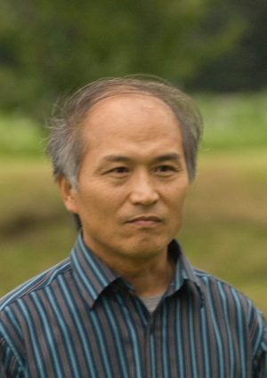 최근 신작 시집 누군가 나를 살아주고 있어를 펴낸 백무산 시인은 무한경쟁 사회 속에서의 멈춤의 미학을 역설한다. <본인 제공>