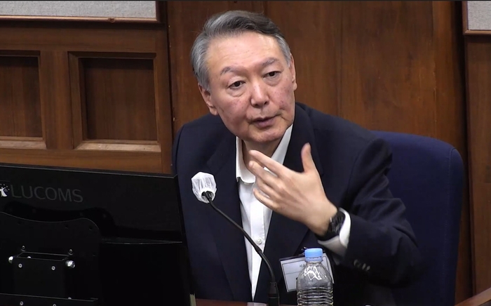 지난 29일 서울 서초구 서울중앙지법에서 열린 내란 우두머리 혐의 속행 공판에 출석한 윤석열 전 대통령. 연합뉴스