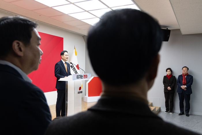 국민의힘 장동혁 대표가 7일 서울 여의도 중앙당사에서 당 쇄신안을 발표하고 있다. 연합뉴스
