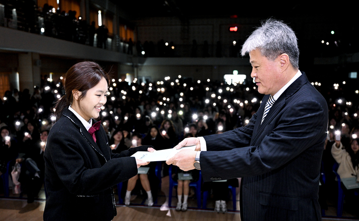 [포토뉴스] 평범하지만 따스했던 송현여고 졸업식