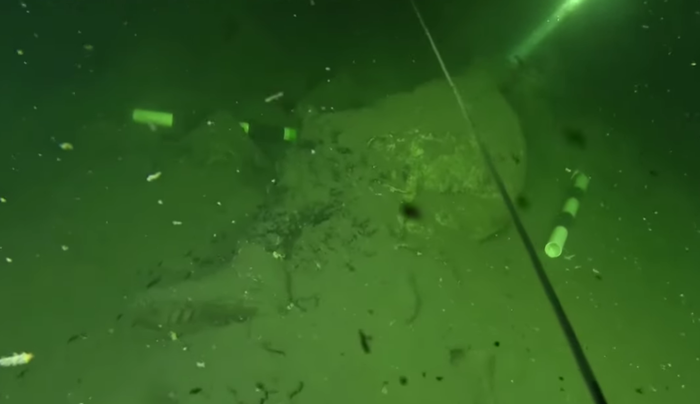 지난해 유해 발굴 조사 과정에서 포착된 장생탄광 희생자 유해. 작업복과 장화를 착용한 채 누워 있는 모습이 확인됐다. 장생탄광희생자 귀향추진단은 6차 현장 방문에서 해당 유해를 수습할 예정이다. 귀향추진단 제공