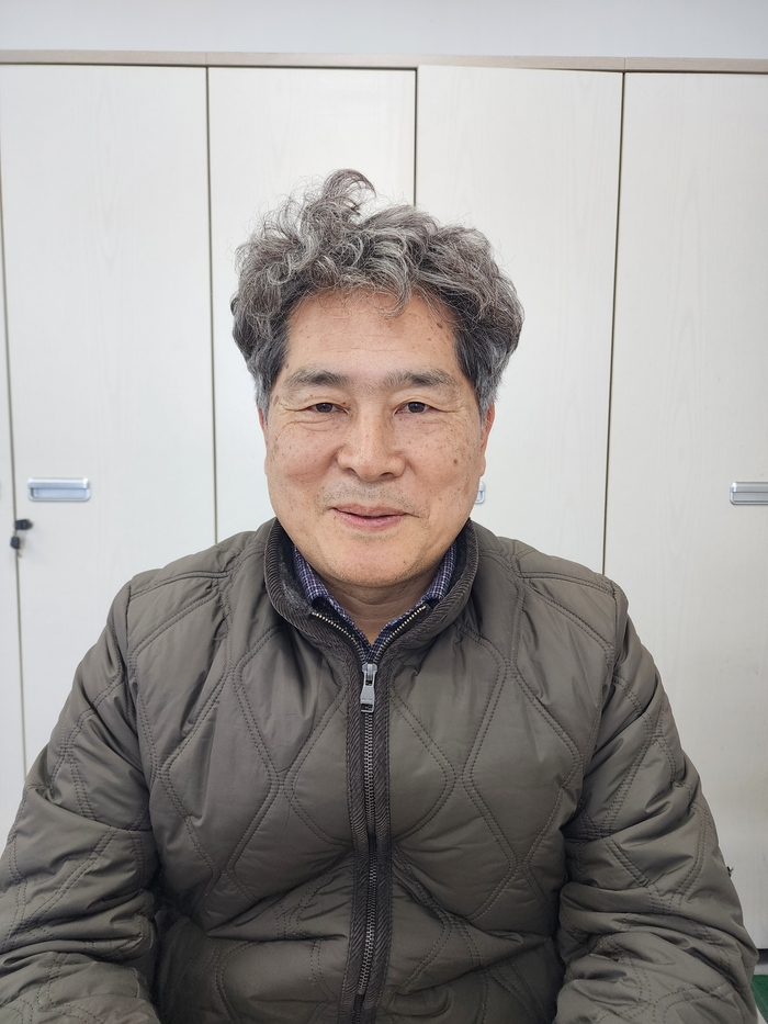 문경시 마성면 신현1리 황범호 이장. <강남진 기자>