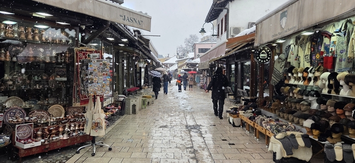바슈차르시야 모스크 인근 구리 공예품을 만드는 카잔쥘룩 거리.