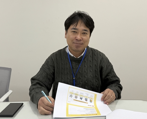 대구 달서주거복지센터에서 전인규 센터장이 영남일보와 인터뷰를 통해 노인 주거복지 체계의 한계와 과제를 설명하고 있다. 구경모기자