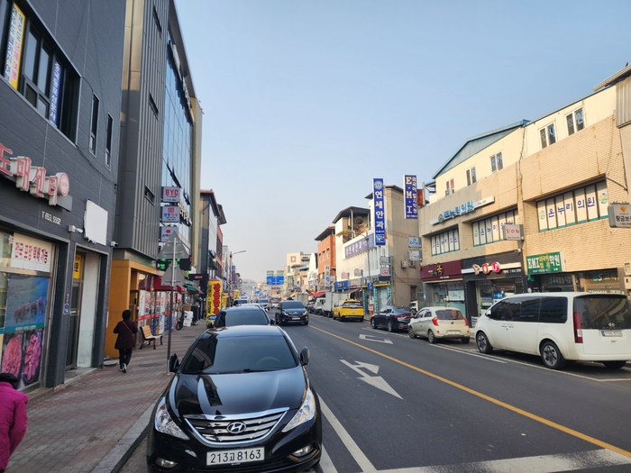 예천군이 전선지중화 사업을 마무리 한 중앙로~시장로 구간. <장석원기자 history@yeongnam.com