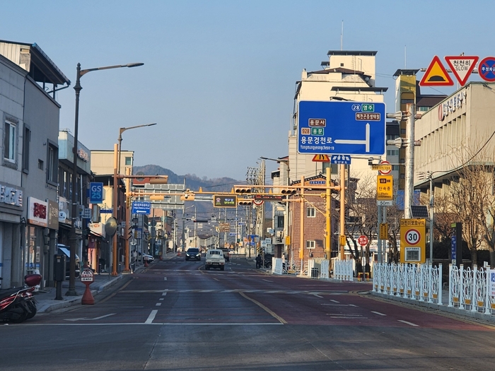 예천군이 전선지중화 사업을 마무리 한 예천 효자각~예천여고 구간. <장석원기자 history@yeongnam.com