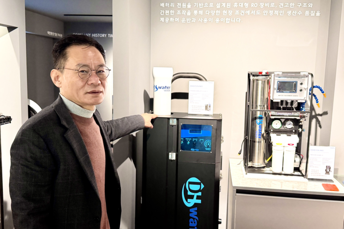 문상욱 <주>대한환경 대표가 자사의 수처리 솔루션을 설명하고 있다. <이승엽기자>