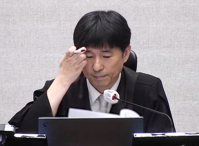 尹 ‘1심 무기징역’,  항소심 향방 관심↑…법조계 “2심 쟁점, 국헌 문란 목적 성립과 내란죄 수사권 위법”