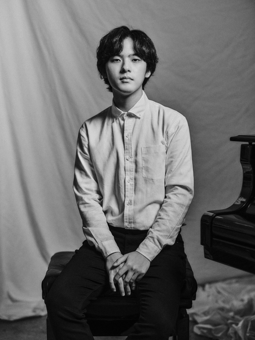 오는 5월8일 대구콘서트하우스 2026 명연주시리즈 무대에 오르는 피아니스트 임윤찬. <대구콘서트하우스 제공·ⓒShin-joong Kim>