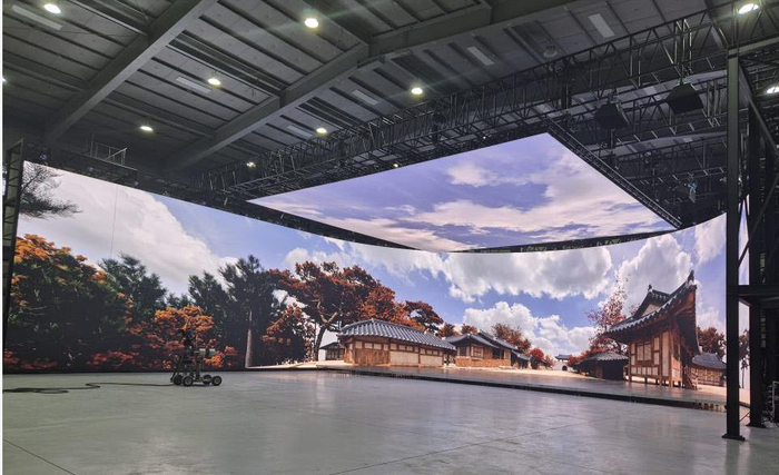 지난해 문을 연 문경 버추얼 스튜디오는 국내 최대 규모의 실감형 콘텐츠 제작 인프라로, 첨단 AI 디지털 제작이 가능하다. <문경시 제공>