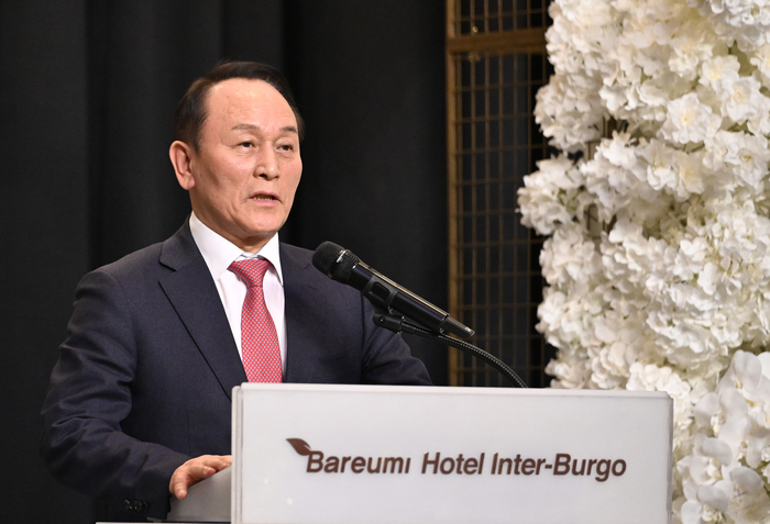 최근 대구 수성구 호텔인터불고에서 열린 2026 INTER-BURGO Wedding Showcase – Modern Heritage에서 김성곤 호텔인터불고 대표이사가 웰컴 스피치를 하고 있다.
이윤호기자 yoonhohi@yeongnam.com