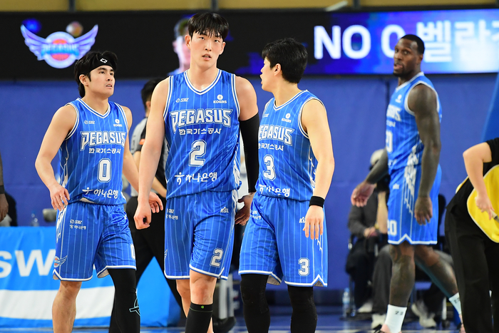 지난달 19일 치러진 대구 홈경기에서 서울 SK 나이츠를 상대로 경기 중인 가스공사 선수들. <KBL 제공>