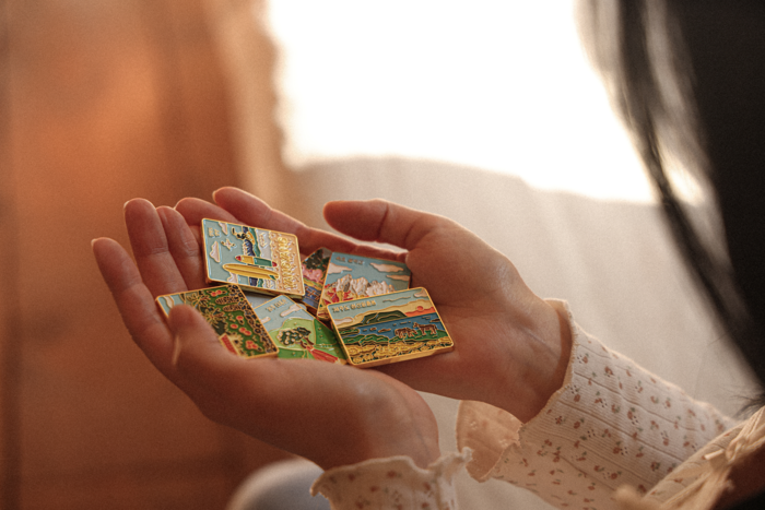 포항 기반의 관광콘텐츠 전문 디자인 기업인 주식회사 나나리즘사의 시그니처 마그넷 굿즈. 전국 관광지의 랜드마크를 상품화했다. <경북도 제공>