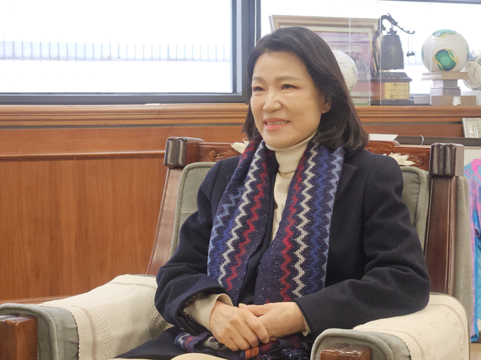 대구시장 선거에 출마할 예정인 이진숙 전 방송통신위원장이 9일 영남일보에서 간담회를 갖고 이야기하고 있다. 서민지기자