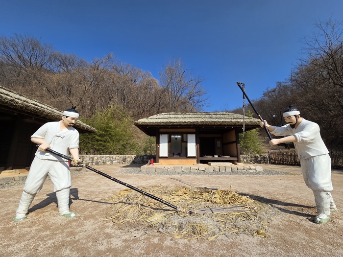 장기 유배문화 체험촌에 복원된 다산적거지 모습. 전준혁기자
