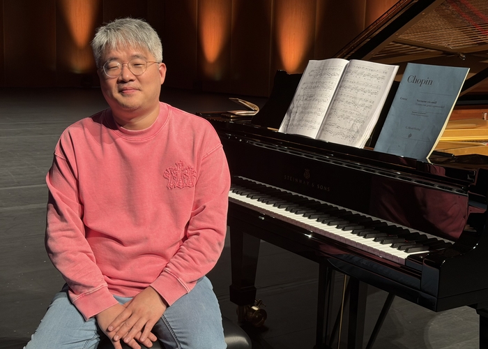 지난 5일 수성아트피아에서 진행된 인터뷰에서 그는 지방 예술대 위기에 대해 음악 전공생 수가 줄고, 수도권 대학을 선택하는 경우가 늘고 있다며 안타까움을 토로했다. 정수민기자 jsmean@yeongnam.com