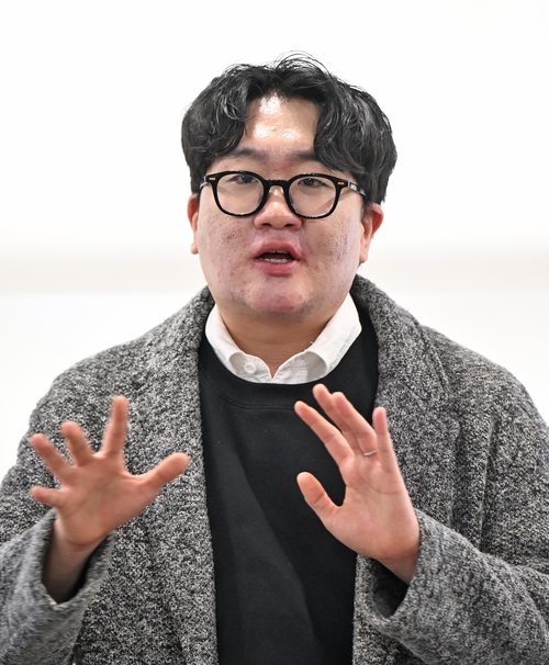 포브스코리아 30세 미만 30인에 선정된 김승윤 브로즈 대표가 회사의 장점에 대해 이야기하고 있다.
이지용기자 sajahu@yeongnam.com