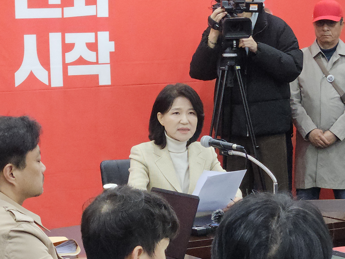 이진숙 전 방송통신위원장이 국민의힘 대구시장 공천에서 컷오프 당한 뒤 23일 긴급 기자회견을 열고 입장을 밝히고 있다. 서민지기자