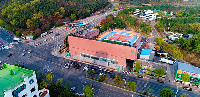 대구 북구에 본점을 둔 신전떡볶이가 가맹점에 물품 강매로 과징금을 부과받았다. 사진은 신전떡볶이 기업홍보관인 신전뮤지엄. <신전떡볶이 홈페이지 제공>