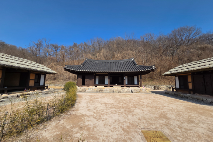 장기 유배문화 체험촌에 마련된 우암적거지 전경. 전준혁기자