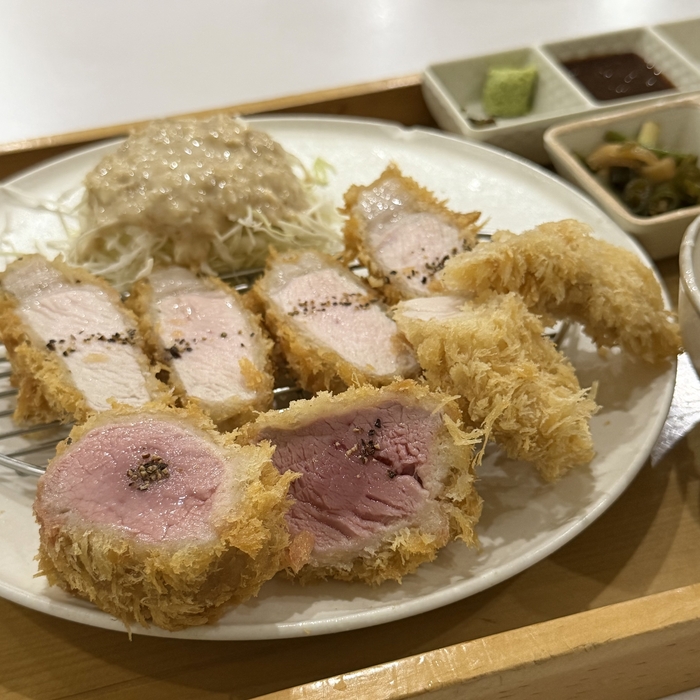 대구 중구 심지 더하기 반월당점 메뉴인 모듬카츠. 정수민기자 jsmean@yeongnam.com