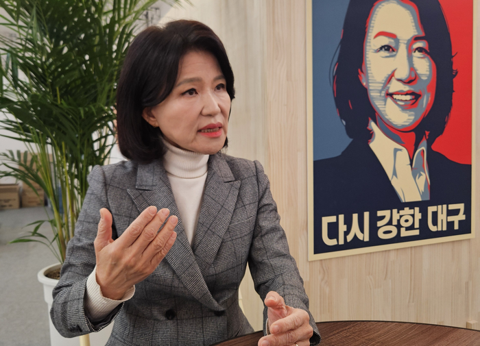 국민의힘 대구시장 후보에서 컷오프된 이진숙 전 방송통신위원장이 29일 대구 중구 반월당 사무실에서 영남일보와 인터뷰를 하고 있다. <이진숙 후보 측 제공>