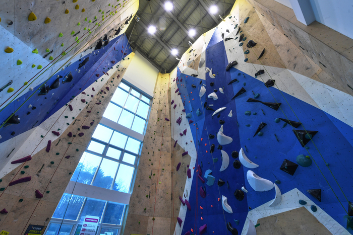 대구경북 유일의 실내 15m 리드월이 상주에 있다. 이 리드월 덕에 상주에서는 날씨와 계절에 구애받지 않고 스포츠 클라이밍을 즐길 수 있다.