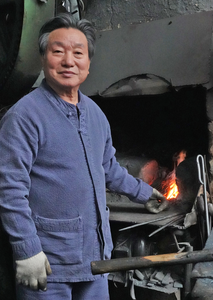 K-호미로 유명한 영주대장간 석노기 명장. 문순덕 시민기자