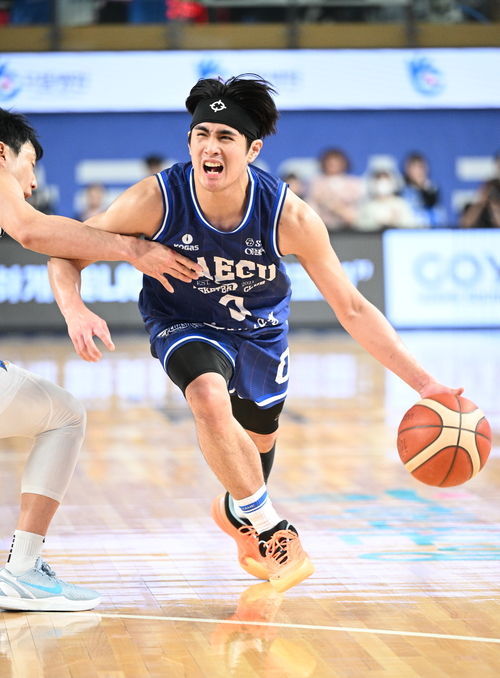 대구 한국가스공사 페가수스 벨란겔이 지난달 29일 대구체육관에서 열린 부산 KCC 이지스와의 경기에서 돌파를 시도하고 있다.<KBL 제공>