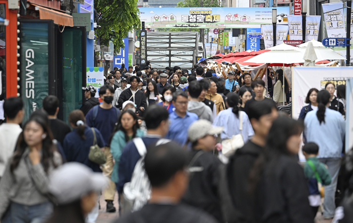 대구 동성로를 걷고 있는 시민들. 영남일보DB
