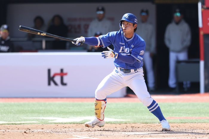 5일 수원KT위즈파크에서 열린 삼성과 KT 경기에서 삼성 양우현이 타격하고 있다. 양우현은 이날 멀티히트를 기록했지만, 팀은 패했다. <삼성 라이온즈 제공>
