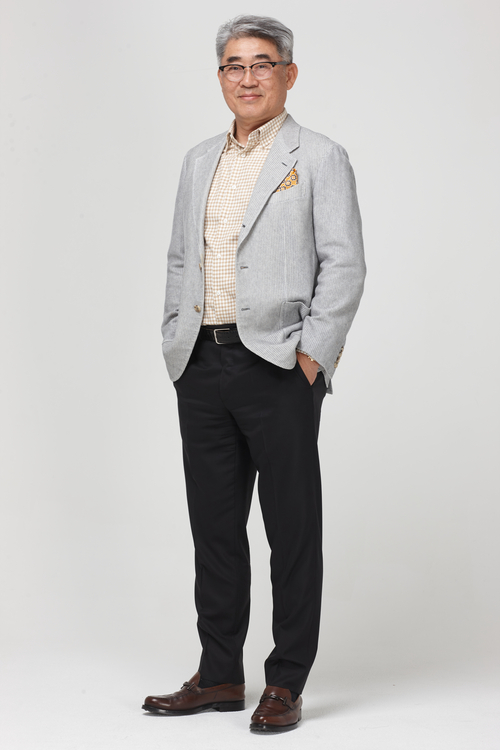 마승철 나라셀라 회장은 한잔의 와인이 세상의 갈등을 줄이고, 사람들을 따뜻하게 연결한다는 자부심을 가지고 있다. <나라셀라 제공>