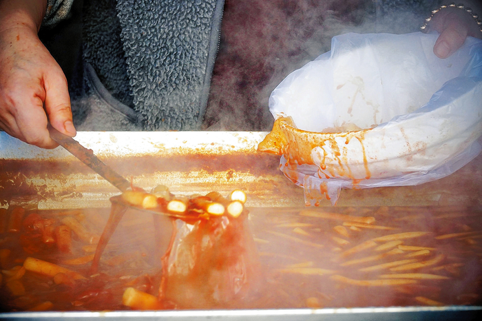대구식 떡볶이의 원형 윤옥연신천할매떡볶이. 후추향과 자박한 국물이 특징이다. <영남일보 DB>