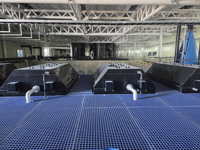 양식장 내부에 마련된 대규모 여과 시설. <전준혁 기자>