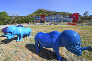 달성 달천예술창작공간에 전시 중인 이이남 작가의 작품 코뿔소는 왜 밀림에서 쫒겨났을까 .