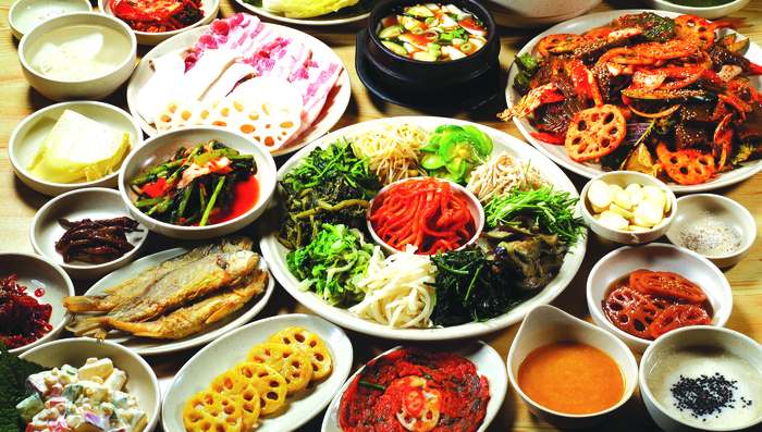 청송에서 생산된 식재료를 사용해 만든 산채정식. <청송농업기술센터 제공>