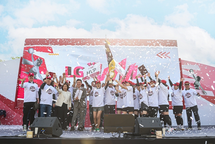 지난해 LG WVL 우승을 차지한 임오동 주부배구팀<LG경북협의회 제공>