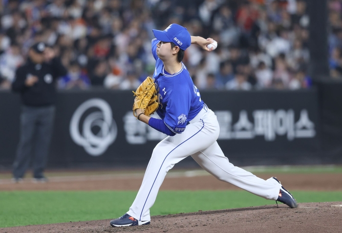 15일 대전한화생명볼파크에서 열린 삼성과 한화 경기에서 마운드에 오른 장찬희가 역투하고 있다.<삼성 라이온즈 제공>