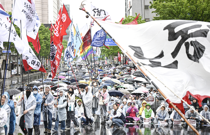 지난해 5월 1일 대구 국채보상로에서 민주노종 주최로 열린 세계노동절 집회에서 참가자들이 노조법 개정안 국회본회의 통과를 요구하고 있다. 영남일보DB