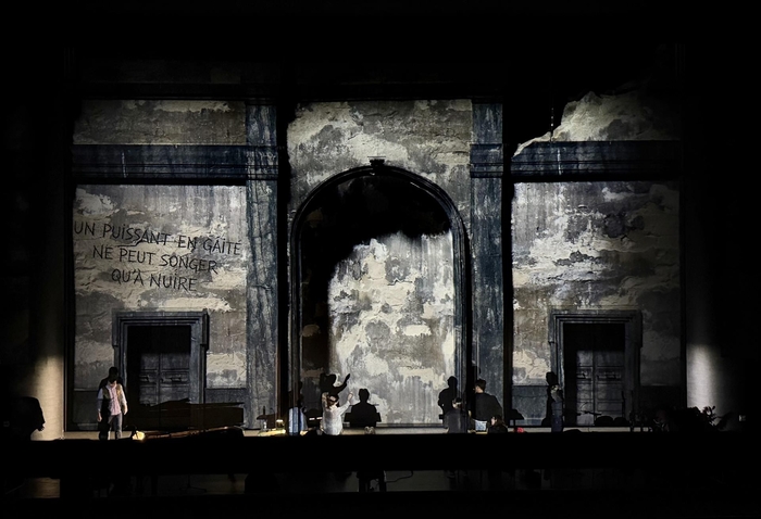 오는 24~25일 대구오페라하우스에서 공연되는 아시아 초연 베르디의 오페라 리골레토 무대 셋업 현장.  <대구오페라하우스 제공>