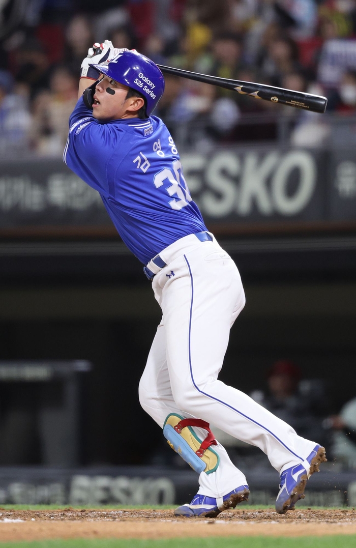 지난 7일 광주KIA챔피언스필드에서 열린 삼성과 KIA 경기에서 김영웅이 타격하고 있다.<삼성 라이온즈 제공>