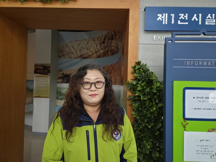 사방기념관에서 만난  이한아 숲해설가. <전준혁기자>