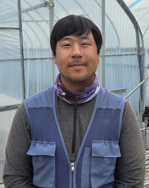 아무런 연고도 없이 영양군을 찾아와 고추농장 운영에 성공한 조민국씨. <정운홍 기자>