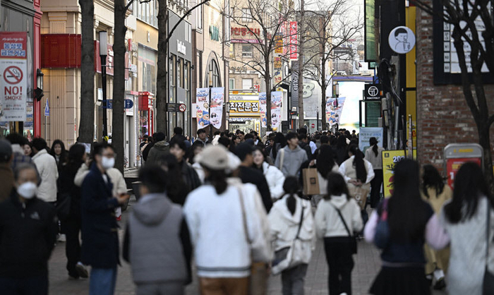 대구 동성로를 걷고 있는 사람들. 영남일보DB