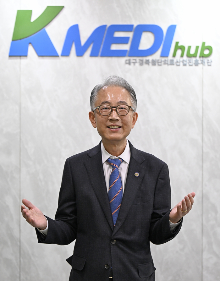6일 오전 박구선 K-MEDI hub 이사장이 영남일보와의 인터뷰에서 지역 바이오·디지털 헬스케어 관련 산업의 인공지능 전환(AX)에 대해 설명하고 있다.
이윤호기자 yoonhohi@yeongnam.com