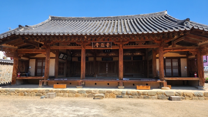 숭렬당은 보물제531호로 중구양식 건축물이다,<유시용 기자>