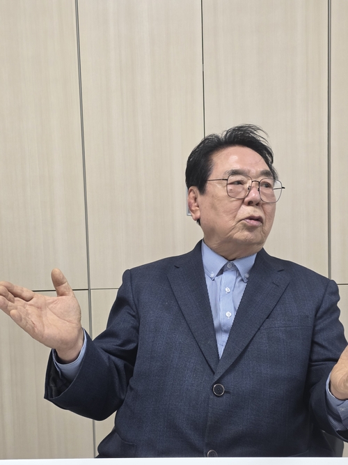 신중년시관학교 김정국 학장