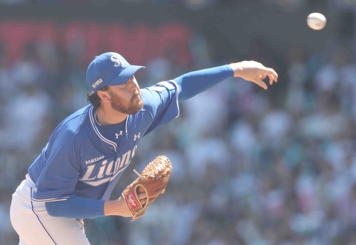 10일 경남 창원 NC파크에서 열린 2026 KBO 프로야구 삼성 라이온즈와 NC 다이노스의 경기. 1회 말 삼성 선발 잭 오러클린이 역투하고 있다. 연합뉴스